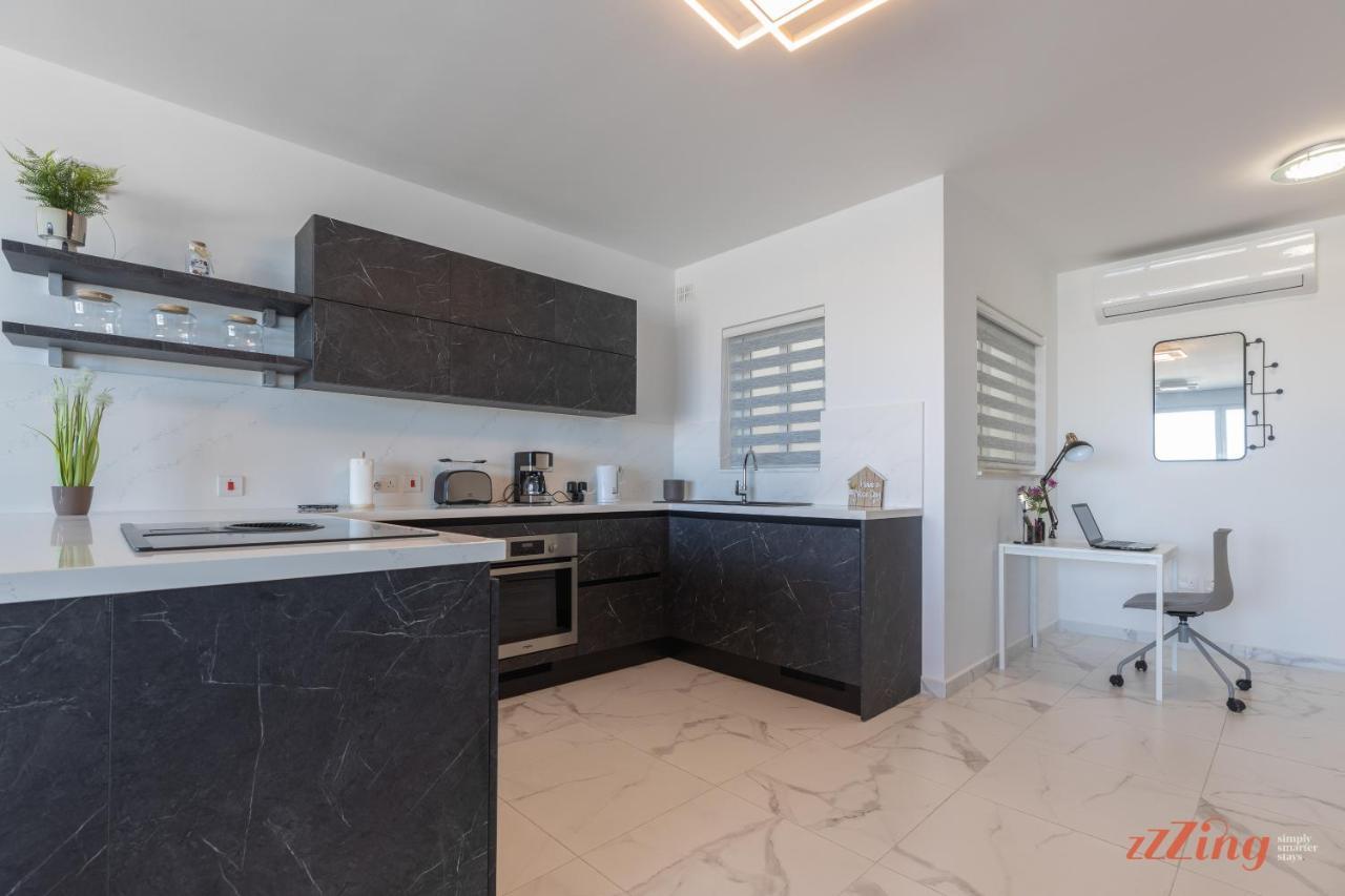 A Stunning Apartment With Spectacular Sea Views St. Paul's Bay Exteriör bild