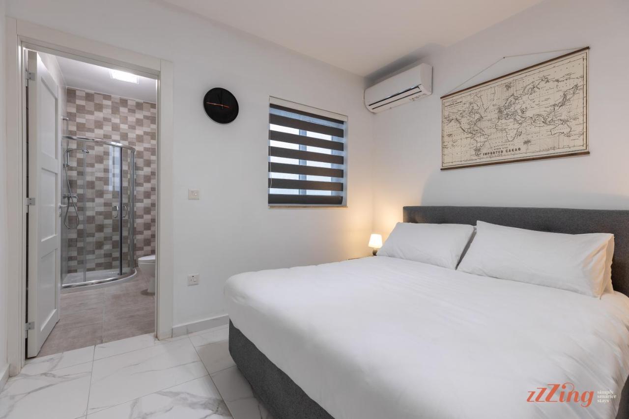 A Stunning Apartment With Spectacular Sea Views St. Paul's Bay Exteriör bild